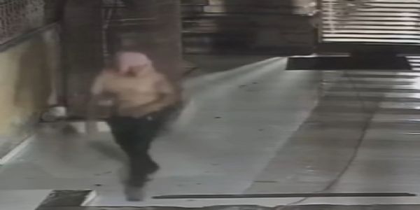 સુરતના રૂંઢનાથ મહાદેવ મંદિરમાં રાત્રિ ચોરી: ગ્લાઇન્ડરથી ગેટ કાપી બે દાનપેટીમાંથી રકમ ઉપાડી ફરાર