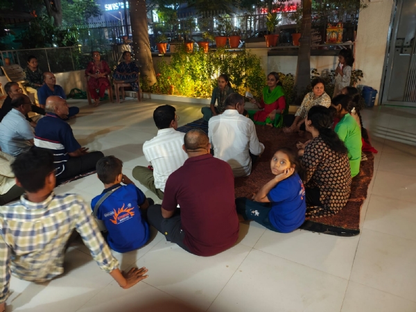 ગાંધીનગર રાંદેસણ અમૃત પરીવાર સંકુલની સમૂહ બેઠક યોજાઈ ગાંધીનગર રાંદેસણ અમૃત પરીવાર સંકુલની સમૂહ બેઠક યોજાઈ