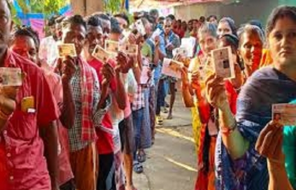 બિહારમાં મતદાન શરુ બિહારમાં મતદાન શરુ