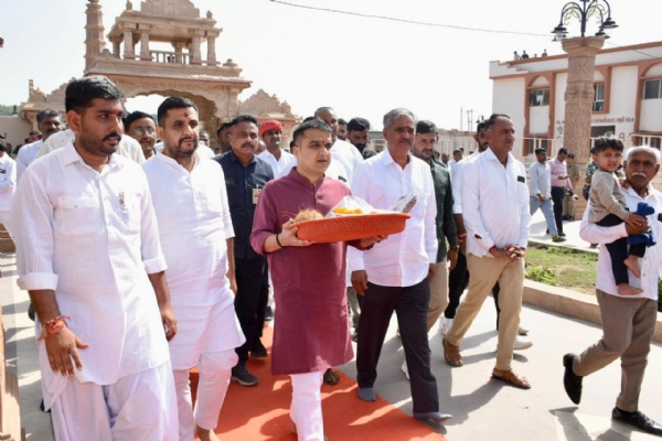 નાયબ મુખ્યમંત્રી હર્ષ સંઘવી નાયબ મુખ્યમંત્રી હર્ષ સંઘવી