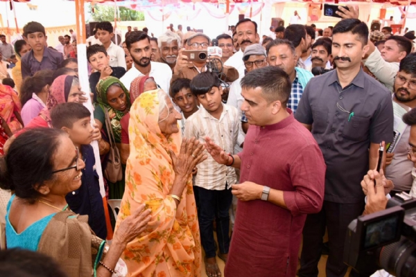 કચ્છના પ્રથમ સરહદી ગામ પુનરાજપરની મુલાકાત