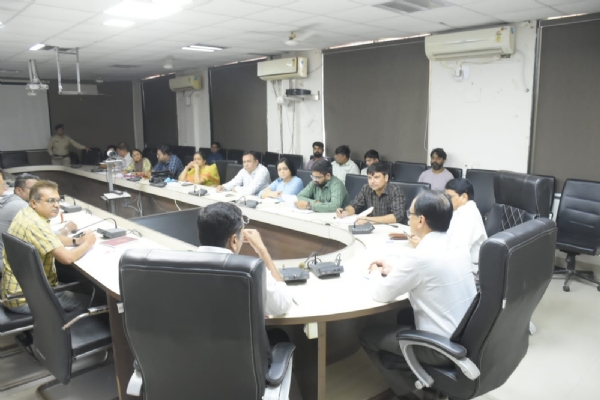 પોરબંદર જિલ્લામાં યોજાનાર વિવિધ ઐતિહાસિક પ્રસંગોની ઉજવણી અંગે જિલ્લા કલેક્ટરના અધ્યક્ષ સ્થાને બેઠક યોજાઈ.