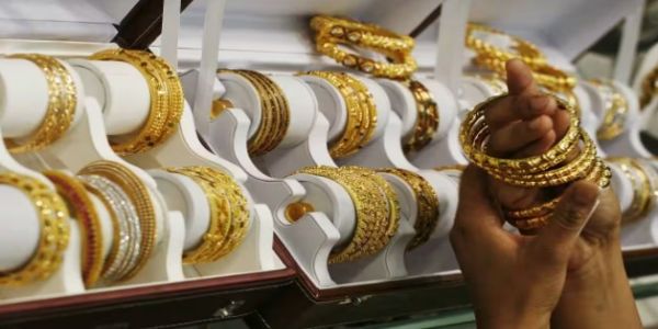 સોનામાં નરમાઇ ચાલુ, ₹900 સુધી સસ્તું થયું