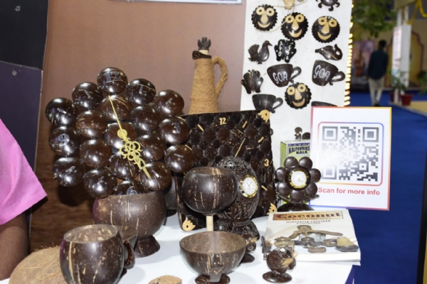 ભારત પર્વ ગોવાની નાળિયેર કાછલી હસ્તકલા બની ભારત પર્વમાં આકર્ષણનું કેન્દ્ર ભારત પર્વ ગોવાની નાળિયેર કાછલી હસ્તકલા બની ભારત પર્વમાં આકર્ષણનું કેન્દ્ર