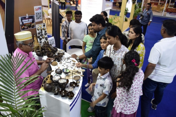 ભારત પર્વ ગોવાની નાળિયેર કાછલી હસ્તકલા બની ભારત પર્વમાં આકર્ષણનું કેન્દ્ર ભારત પર્વ ગોવાની નાળિયેર કાછલી હસ્તકલા બની ભારત પર્વમાં આકર્ષણનું કેન્દ્ર