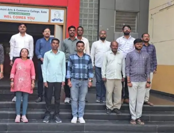 વંદે માતરમના 150 વર્ષ પૂર્ણ થવા નિમિત્તે સમી કૉલેજમાં સમૂહ પઠન કાર્યક્રમ વંદે માતરમના 150 વર્ષ પૂર્ણ થવા નિમિત્તે સમી કૉલેજમાં સમૂહ પઠન કાર્યક્રમ