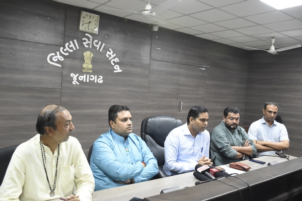 પદયાત્રા સંદર્ભે પત્રકાર પરિષદ યોજાઇ પદયાત્રા સંદર્ભે પત્રકાર પરિષદ યોજાઇ