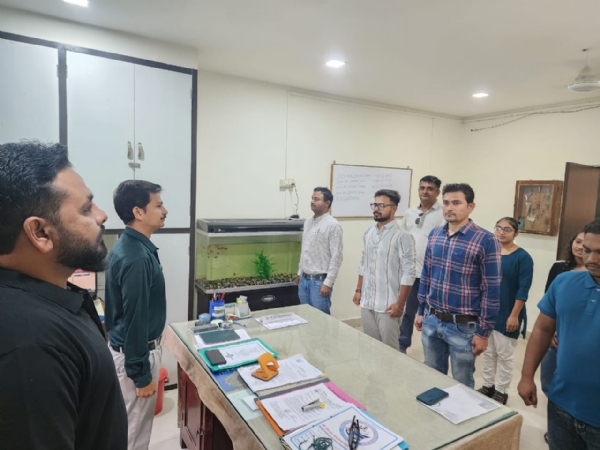 પોરબંદર જિલ્લાની વિવિધ વિભાગોની કચેરીઓમાં ગૂંજી ઉઠ્યું રાષ્ટ્રગીત. પોરબંદર જિલ્લાની વિવિધ વિભાગોની કચેરીઓમાં ગૂંજી ઉઠ્યું રાષ્ટ્રગીત.