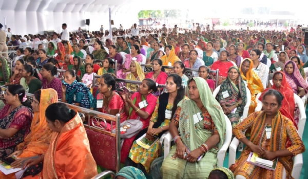 ગુજરાતમાં રાસાયણિક ખેતીના કારણે કેન્સર થવાનો ખતરો વધ્યો છે રાજ્યપાલ આચાર્ય દેવવ્રત ગુજરાતમાં રાસાયણિક ખેતીના કારણે કેન્સર થવાનો ખતરો વધ્યો છે રાજ્યપાલ આચાર્ય દેવવ્રત