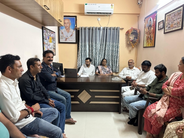 પોરબંદરના કર્મકાંડી બ્રાહ્મણોને સુરક્ષા કવચ આપવા બેઠક યોજાઇ. પોરબંદરના કર્મકાંડી બ્રાહ્મણોને સુરક્ષા કવચ આપવા બેઠક યોજાઇ.