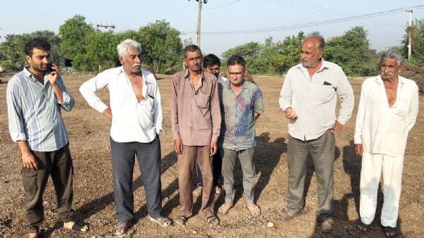 સરકારના સહાય પેકેજને લઈને ખેડૂતોમાં આક્રોશ. સરકારના સહાય પેકેજને લઈને ખેડૂતોમાં આક્રોશ.