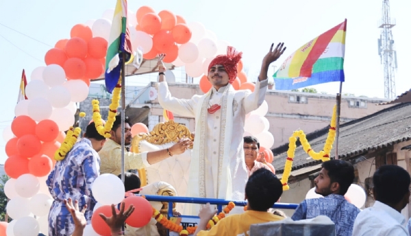 નેત્રંગમાં અંકિત પ્રજાપતિ 20 વર્ષની ઉંમરે આચાર્ય વિજયરત્નસુંદર મહારાજના હસ્તે દીક્ષા લેશે નેત્રંગમાં અંકિત પ્રજાપતિ 20 વર્ષની ઉંમરે આચાર્ય વિજયરત્નસુંદર મહારાજના હસ્તે દીક્ષા લેશે