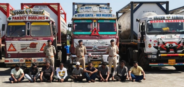 ગોદરેજ કંપનીના આયાત કરેલ કેમિકલમાંથી ચોરી કરતા તેના 9 ડ્રાઇવરોને 10 ટેન્કરો સાથે ઝડપી લીધા ગોદરેજ કંપનીના આયાત કરેલ કેમિકલમાંથી ચોરી કરતા તેના 9 ડ્રાઇવરોને 10 ટેન્કરો સાથે ઝડપી લીધા