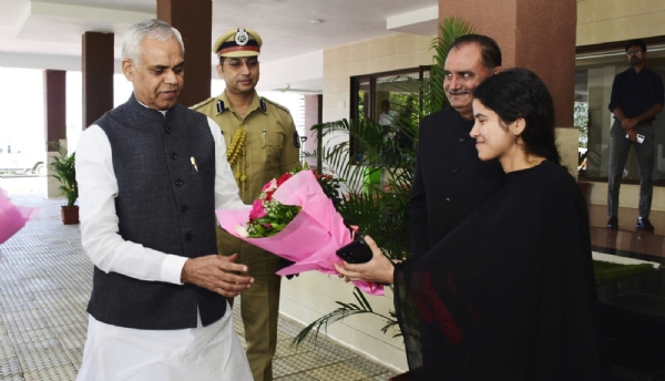 એકતાનગર ખાતે ગુજરાત રાજ્યના રાજ્યપાલ આચાર્ય દેવવ્રતજીનું સર્કિટ હાઉસ ખાતે સન્માન એકતાનગર ખાતે ગુજરાત રાજ્યના રાજ્યપાલ આચાર્ય દેવવ્રતજીનું સર્કિટ હાઉસ ખાતે સન્માન