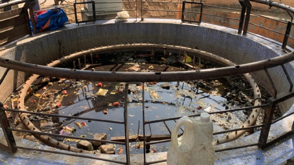 વિસનગરના ત્રણ દરવાજા ટાવર નજીકનો બજરંગ ચોક ફુવારો ગંદકીથી ખદબતો — શહેરીજનો માંગે છે તાત્કાલિક સમારકામ વિસનગરના ત્રણ દરવાજા ટાવર નજીકનો બજરંગ ચોક ફુવારો ગંદકીથી ખદબતો — શહેરીજનો માંગે છે તાત્કાલિક સમારકામ