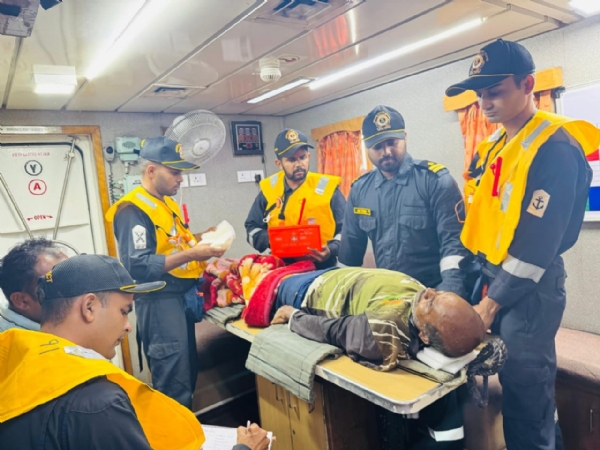 જિંદગી અને મોતનો સવાલ હતો...’ જાફરાબાદના દરિયામાં ઈજાગ્રસ્ત ખલાસીને કોસ્ટ ગાર્ડે હેમખેમ બચાવ્યો! જિંદગી અને મોતનો સવાલ હતો...’ જાફરાબાદના દરિયામાં ઈજાગ્રસ્ત ખલાસીને કોસ્ટ ગાર્ડે હેમખેમ બચાવ્યો!