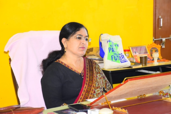 પોરબંદર ખાતે ભગવાન બિરસા મૂંડાની 150 મી જન્મજયંતિની ઉજવણીના કાર્યક્રમનું આયોજન માટે બેઠક યોજાઈ.