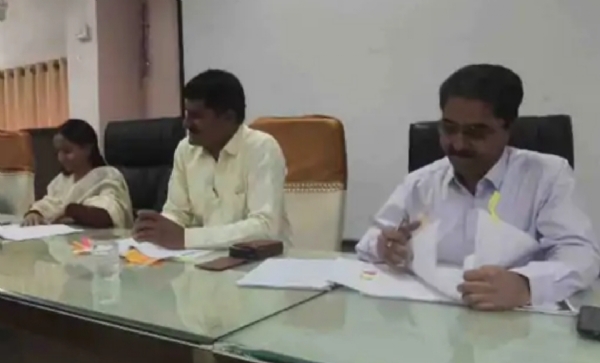 પાટણ જિલ્લા પંચાયતની ખાસ બેઠકમાં અનેક વિકાસ કાર્યોને સર્વાનુમતે મંજૂરી પાટણ જિલ્લા પંચાયતની ખાસ બેઠકમાં અનેક વિકાસ કાર્યોને સર્વાનુમતે મંજૂરી