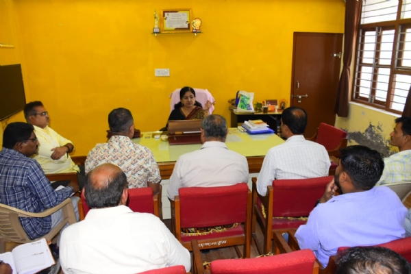 પોરબંદર ખાતે ભગવાન બિરસા મૂંડાની 150 મી જન્મજયંતિની ઉજવણીના કાર્યક્રમનું આયોજન માટે બેઠક યોજાઈ.