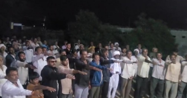 સાવરકુંડલાના ભમ્મર ગામે રાહત પેકેજનો વિરોધ — દેવા માફ ન થાય તો ચૂંટણીઓનો બહિષ્કાર કરવાની ખેડૂતોએ લીધી શપથ સાવરકુંડલાના ભમ્મર ગામે રાહત પેકેજનો વિરોધ — દેવા માફ ન થાય તો ચૂંટણીઓનો બહિષ્કાર કરવાની ખેડૂતોએ લીધી શપથ