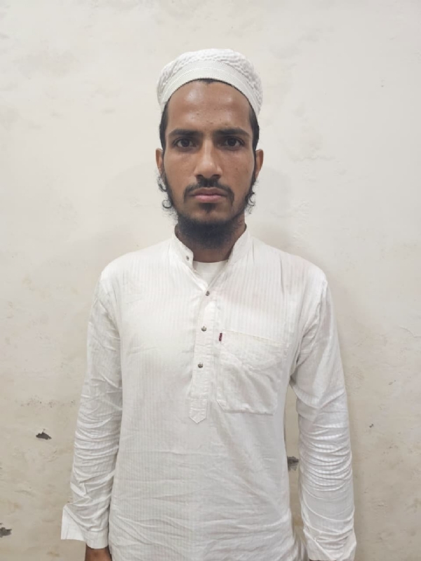 गुजरात एटीएस ने गिरफ्तार किया