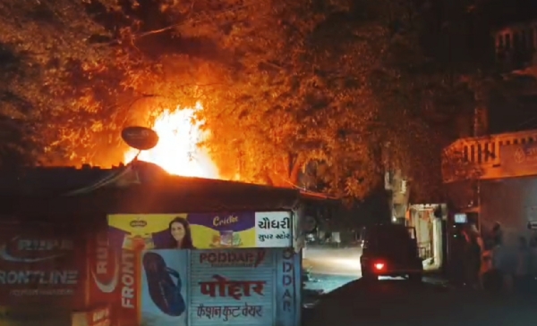 વાલિયામાં બજારમાં બસ સ્ટેશનમાં લાગી આગ