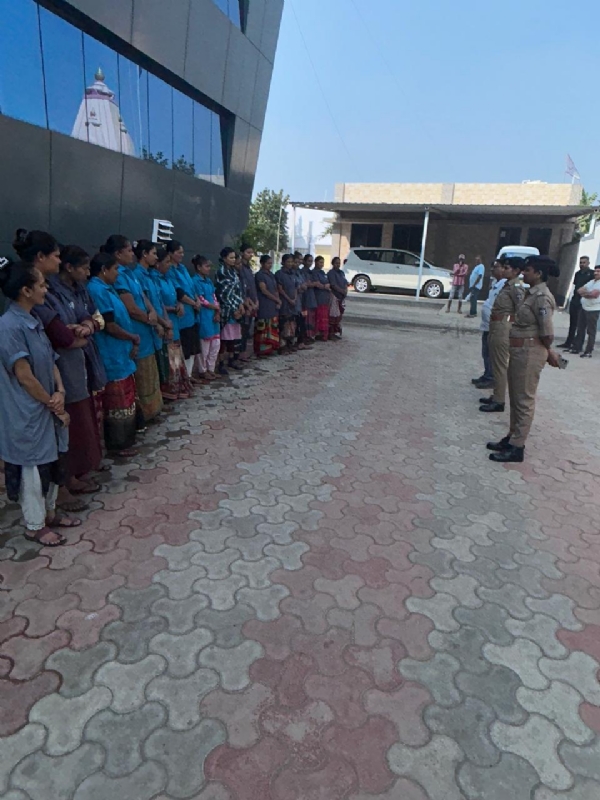 હાર્બર મરીન પોલીસ દ્વારા મહિલા જાગૃતિ કાર્યક્રમ યોજાયો. હાર્બર મરીન પોલીસ દ્વારા મહિલા જાગૃતિ કાર્યક્રમ યોજાયો.