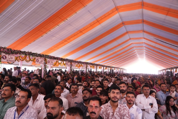 ધારાસભ્ય બલવંતસિંહ રાજપૂતના અધ્યક્ષસ્થાને યોજાયેલ બાવન વાંટા રાજપુત યુવા સંગઠન આયોજિત સમૂહ લગ્નમાં બાવન કન્યાઓ લગ્નગ્રંથિથી જોડાઈ ધારાસભ્ય બલવંતસિંહ રાજપૂતના અધ્યક્ષસ્થાને યોજાયેલ બાવન વાંટા રાજપુત યુવા સંગઠન આયોજિત સમૂહ લગ્નમાં બાવન કન્યાઓ લગ્નગ્રંથિથી જોડાઈ