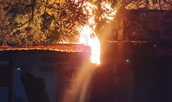 વાલિયામાં બજારમાં બસ સ્ટેશનમાં લાગી આગ