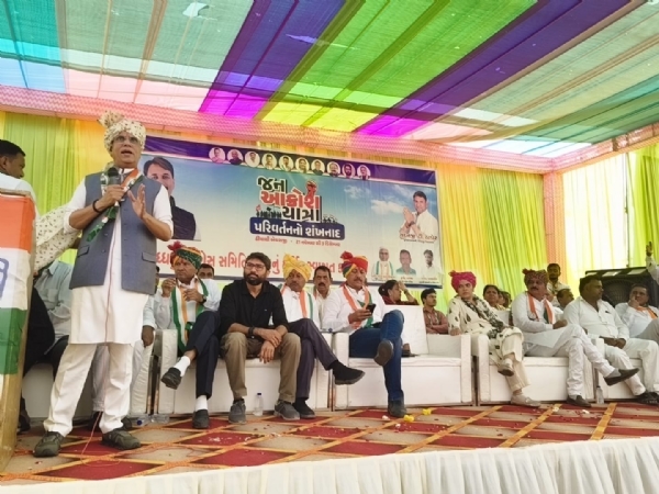 સિદ્ધપુર સહિતના વિસ્તારોમાં યાત્રા વિવિધ રૂટ પર નિકળી પ્રદેશ પ્રમુખ અમિત ચાવડાએ ટ્રેક્ટર ચલાવ્યું, દારૂબંધીના કડક અમલની માગ કરી સિદ્ધપુર સહિતના વિસ્તારોમાં યાત્રા વિવિધ રૂટ પર નિકળી પ્રદેશ પ્રમુખ અમિત ચાવડાએ ટ્રેક્ટર ચલાવ્યું, દારૂબંધીના કડક અમલની માગ કરી