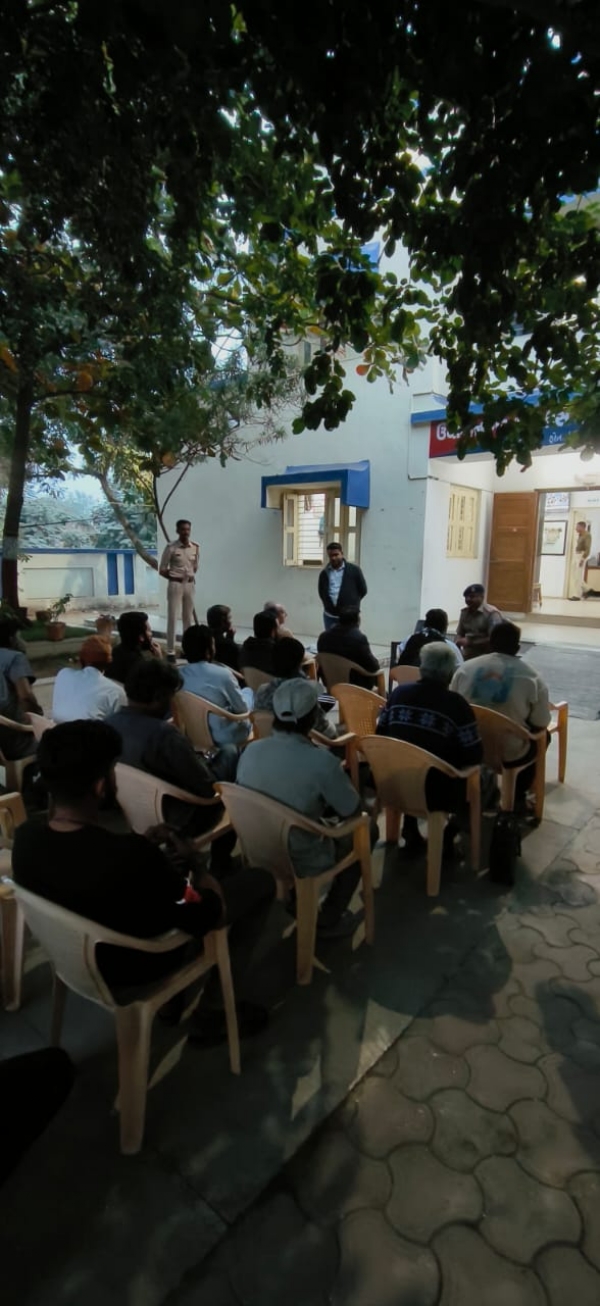 ઉદ્યોગનગર પોલીસ દ્વારા ત્રણ વાત તમારી,ત્રણ વાત અમારી કાર્યક્રમ યોજાયો. ઉદ્યોગનગર પોલીસ દ્વારા ત્રણ વાત તમારી,ત્રણ વાત અમારી કાર્યક્રમ યોજાયો.