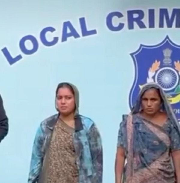 પાટણ બસ સ્ટેશનમાં 6.5 તોલા સોનાની ચોરી નો ભેદ ઉકેલાયો ત્રણ જણ ની ધરપકડ પાટણ બસ સ્ટેશનમાં 6.5 તોલા સોનાની ચોરી નો ભેદ ઉકેલાયો ત્રણ જણ ની ધરપકડ