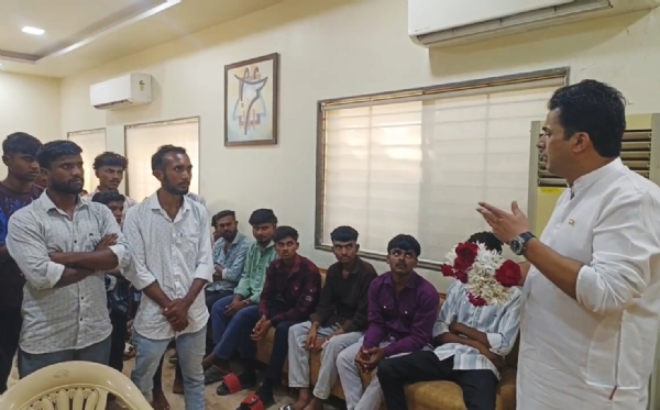 અંકલેશ્વર અહેમદ પટેલના પુત્રએ બે દિવસ પહેલા નવી પાર્ટીની જાહેરાત કરી આજે ફરી કોંગ્રેસ સાથે