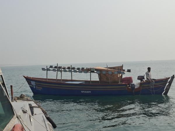 સમુદ્રમાં થયેલ લાઈટ અને લાઇન ફિસિંગ ઘાતક.