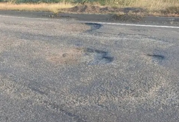 રાધનપુર–પીપરાળા હાઈવેની દયનીય હાલતથી વાહનચાલકો પરેશાન રાધનપુર–પીપરાળા હાઈવેની દયનીય હાલતથી વાહનચાલકો પરેશાન