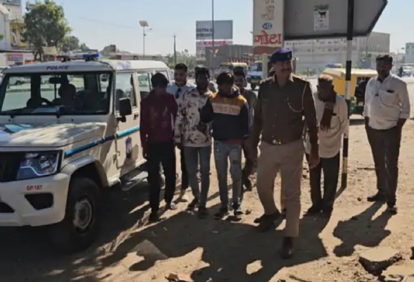 સિદ્ધપુર હાઇવે પર તાવડીયા ચાર રસ્તા નજીક આવેલી પાંચ દુકાનોમાં થયેલી ચોરીનો ગુનો સિદ્ધપુર પોલીસે ઉકેલી સિદ્ધપુર હાઇવે પર તાવડીયા ચાર રસ્તા નજીક આવેલી પાંચ દુકાનોમાં થયેલી ચોરીનો ગુનો સિદ્ધપુર પોલીસે ઉકેલી