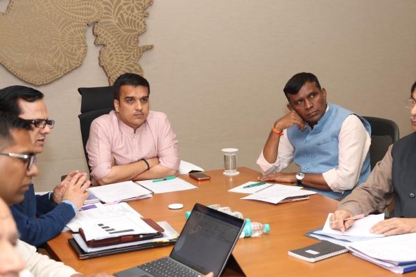 ગાંધીનગર ખાતે બેઠક યોજાઈ ગાંધીનગર ખાતે બેઠક યોજાઈ