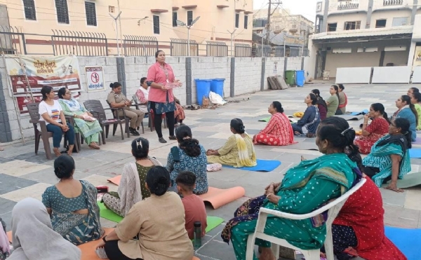 પોરબંદર જિલ્લાના રાણાવાવ ખાતે મહિલા હિંસા નાબૂદી અભિયાન અંતર્ગત જાગૃતતા કાર્યક્રમો યોજાયા. પોરબંદર જિલ્લાના રાણાવાવ ખાતે મહિલા હિંસા નાબૂદી અભિયાન અંતર્ગત જાગૃતતા કાર્યક્રમો યોજાયા.