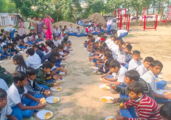 બોમ્બે મેટલ પ્રાથમિક શાળાએ તાજેતરમાં બાલમંદિર અને ધોરણ ૧ થી ૮ના વિદ્યાર્થીઓ માટે એક દિવસીય પિકનિકનું આયોજન બોમ્બે મેટલ પ્રાથમિક શાળાએ તાજેતરમાં બાલમંદિર અને ધોરણ ૧ થી ૮ના વિદ્યાર્થીઓ માટે એક દિવસીય પિકનિકનું આયોજન