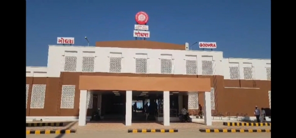 પશ્ચિમ રેલવે ના જીએમ વિવેક કુમાર ગુપ્તા ગોધરા રેલવે સ્ટેશન ની મુલાકાતે આવ્યા પશ્ચિમ રેલવે ના જીએમ વિવેક કુમાર ગુપ્તા ગોધરા રેલવે સ્ટેશન ની મુલાકાતે આવ્યા