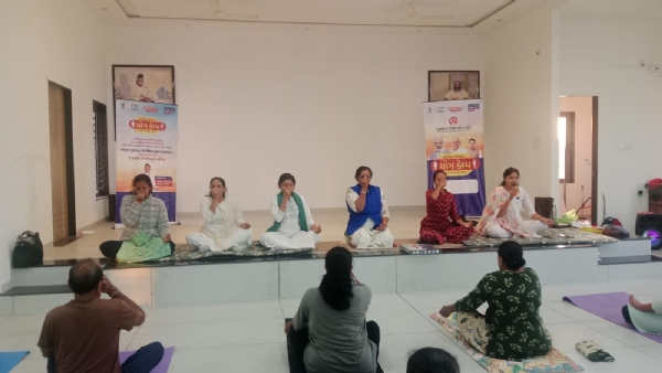 વેરાવળ ખાતે યોગ કેમ્પ યોજાયો વેરાવળ ખાતે યોગ કેમ્પ યોજાયો