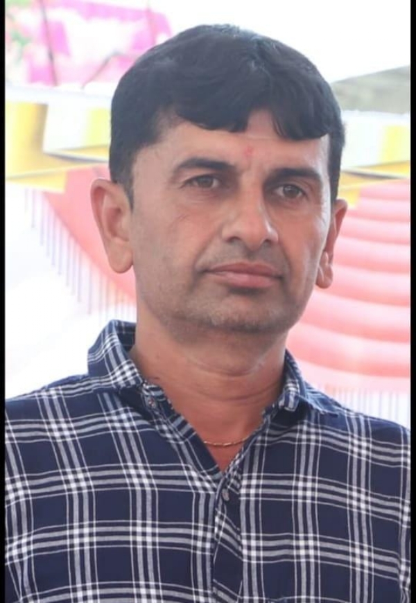 પોરબંદરના ગોસા ગામે દેશી બનાવટી બંદૂક થી યુવાનની હત્યા. પોરબંદરના ગોસા ગામે દેશી બનાવટી બંદૂક થી યુવાનની હત્યા.