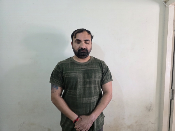 બગવદર ગામે પિસ્તોલ બતાવી યુવાનને જાનથી મારી નખવાની કોશિશ કરનાર સામે ફરિયાદ. બગવદર ગામે પિસ્તોલ બતાવી યુવાનને જાનથી મારી નખવાની કોશિશ કરનાર સામે ફરિયાદ.