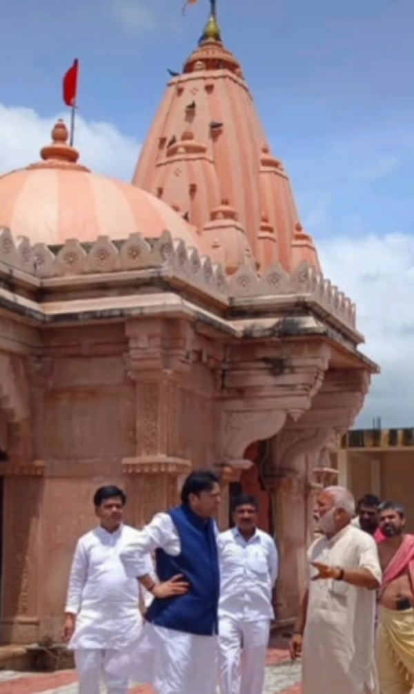 સિદ્ધપુર સ્થિત પ્રાચીન શ્રી રાજ રાજેશ્વર બ્રહ્માંડેશ્વર મહાદેવ મંદિરના વિકાસ અને જીર્ણોદ્ધાર માટે ₹2.80 કરોડની ગ્રાન્ટ મંજૂર સિદ્ધપુર સ્થિત પ્રાચીન શ્રી રાજ રાજેશ્વર બ્રહ્માંડેશ્વર મહાદેવ મંદિરના વિકાસ અને જીર્ણોદ્ધાર માટે ₹2.80 કરોડની ગ્રાન્ટ મંજૂર