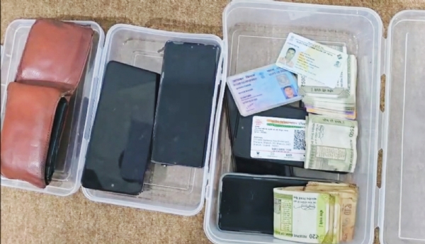 ભરૂચમાં રહેતા બાંગ્લાદેશીએ 60 જેટલી યુવતીઓને સેક્સ વર્કરના વેપલામાં ધકેલી ભરૂચમાં રહેતા બાંગ્લાદેશીએ 60 જેટલી યુવતીઓને સેક્સ વર્કરના વેપલામાં ધકેલી