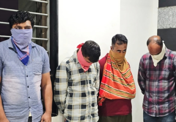 ભરૂચમાં રહેતા બાંગ્લાદેશીએ 60 જેટલી યુવતીઓને સેક્સ વર્કરના વેપલામાં ધકેલી ભરૂચમાં રહેતા બાંગ્લાદેશીએ 60 જેટલી યુવતીઓને સેક્સ વર્કરના વેપલામાં ધકેલી