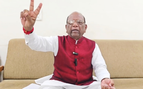 નર્મદાના ધારાસભ્યના માનહાનિના દાવા સામે ભરૂચ જિલ્લા સાંસદે પ્રેસ કોન્ફરન્સ કરી નર્મદાના ધારાસભ્યના માનહાનિના દાવા સામે ભરૂચ જિલ્લા સાંસદે પ્રેસ કોન્ફરન્સ કરી