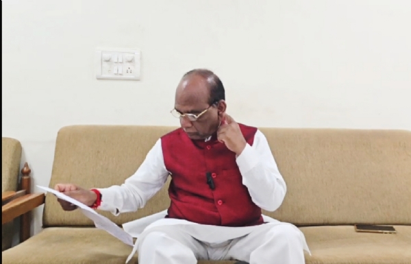 નર્મદાના ધારાસભ્યના માનહાનિના દાવા સામે ભરૂચ જિલ્લા સાંસદે પ્રેસ કોન્ફરન્સ કરી નર્મદાના ધારાસભ્યના માનહાનિના દાવા સામે ભરૂચ જિલ્લા સાંસદે પ્રેસ કોન્ફરન્સ કરી