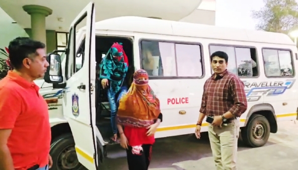 ભરૂચમાં રહેતા બાંગ્લાદેશીએ 60 જેટલી યુવતીઓને સેક્સ વર્કરના વેપલામાં ધકેલી ભરૂચમાં રહેતા બાંગ્લાદેશીએ 60 જેટલી યુવતીઓને સેક્સ વર્કરના વેપલામાં ધકેલી