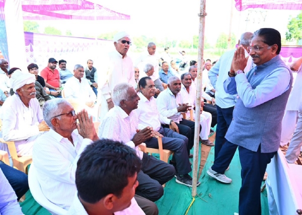 વિસનગર ખાતે ગોગા મહારાજના મંદિરમાં પાવન પ્રાણ-પ્રતિષ્ઠા મહોત્સવ યોજાયો, મંત્રી ઋષિકેશ પટેલ રહ્યા ઉપસ્થિત વિસનગર ખાતે ગોગા મહારાજના મંદિરમાં પાવન પ્રાણ-પ્રતિષ્ઠા મહોત્સવ યોજાયો, મંત્રી ઋષિકેશ પટેલ રહ્યા ઉપસ્થિત